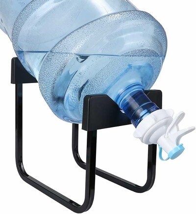Water Dispenser with Holder 